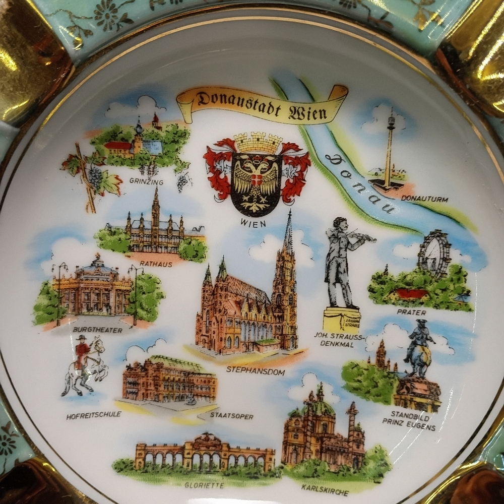 Lot Of 2- Vintage Austria Wien Stephansdom, Dobau Ashtrays With Gold Trim - Picture 3 of 5